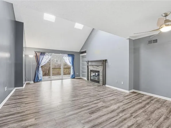 212 E Hansen Ct, Independence, MO 64055