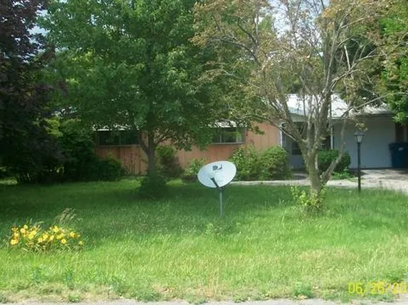 250 W Fleming St, Watseka, IL 60970