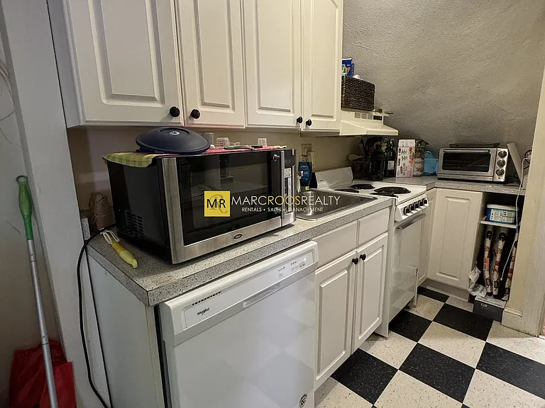 15 Joy St #1 — Photo 3