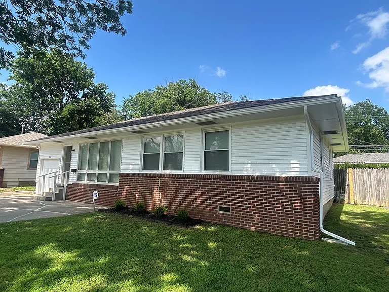 3519 S Sandusky Ave — Photo 3
