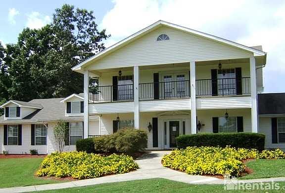 4th image of 2702 Sue Ellen Dr