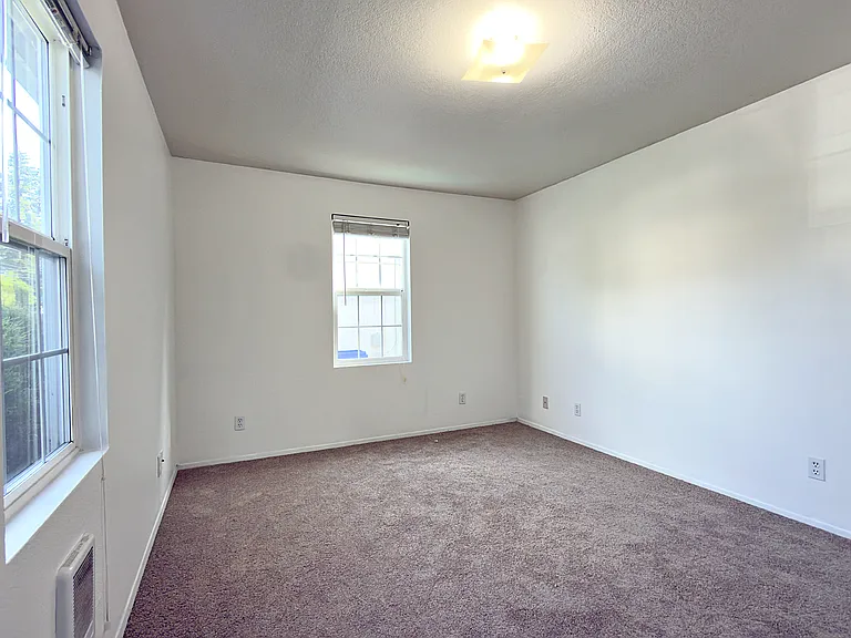 905 NE 94th Ave — Photo 12