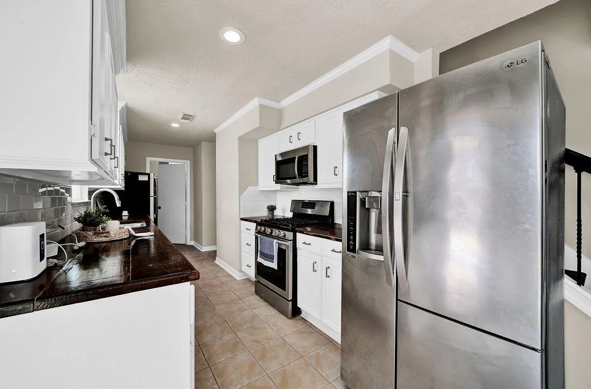 4 bed, 5.0 bath, 1413 sqft, $1,027 — Photo 3