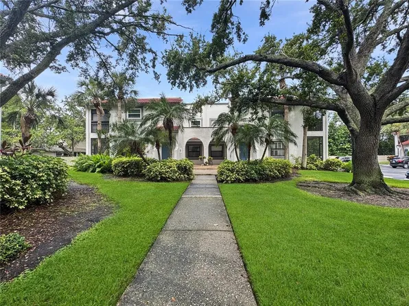 484 Santa Cruz Pl NE APT D, Saint Petersburg, FL 33703