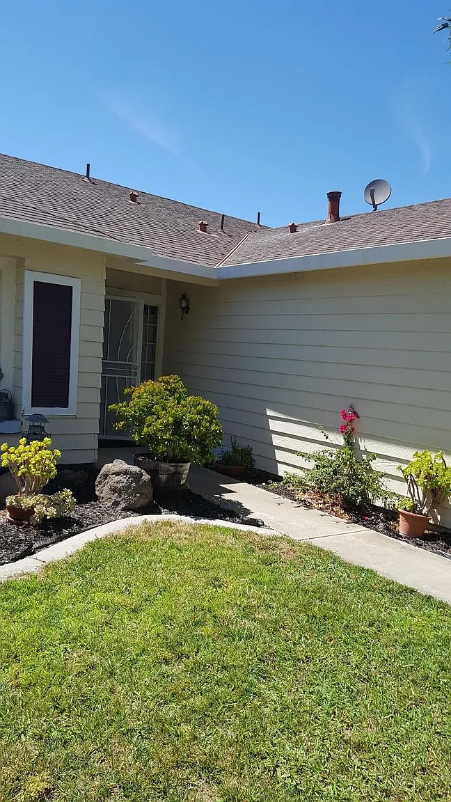 5667 Roselle Ave photo 1