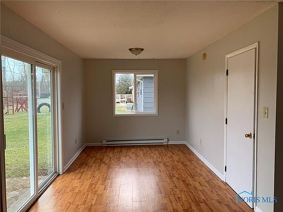 4th image of 1129 Ayersville Ave