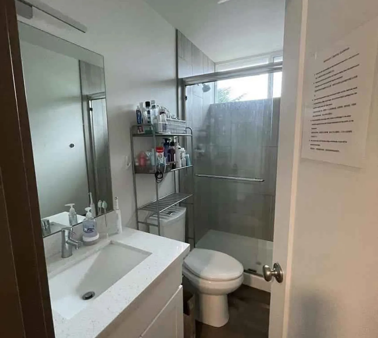 8 bed, 3.5 bath, 3000 sqft, $860 — Photo 4