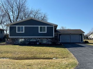 3326 Windy Hill Rd, Crown Point, IN 46307