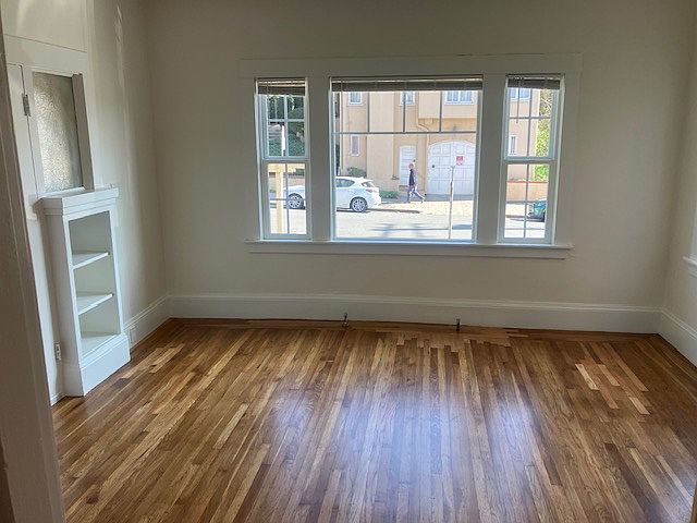 1st image of 437 Euclid Ave #10