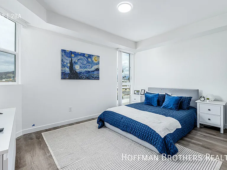 900 N Ardmore Ave #303 — Photo 4