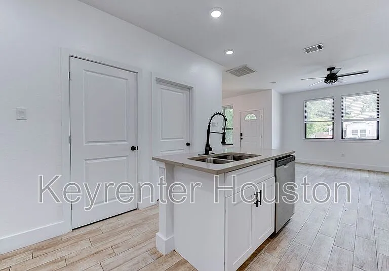 5121 Southwind St — Photo 12
