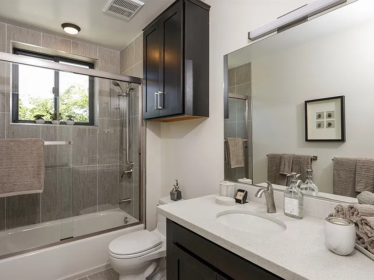 820 B St #304 — Photo 6