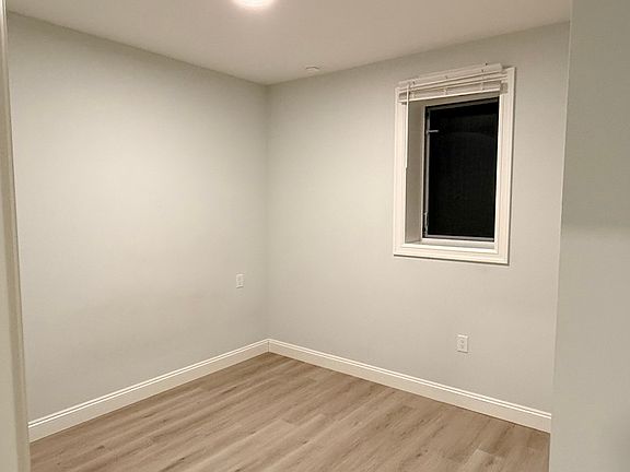 5th image of 7288 Waverley Ave