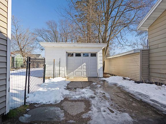 3rd image of 719 UNION STREET