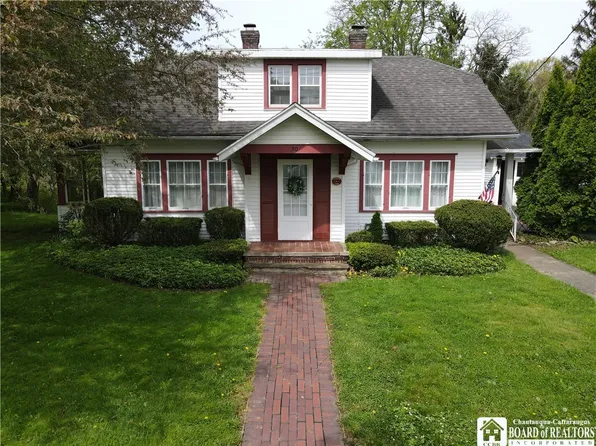 30 Center St, Forestville, NY 14062