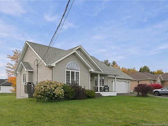 2nd image of 72 Leger Cres