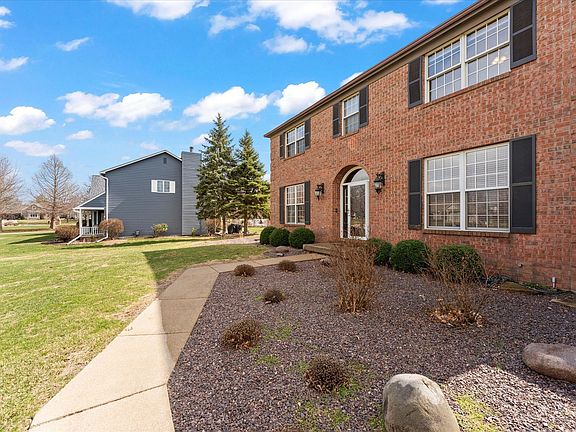 3rd image of 1303 Hickory Tree Ct