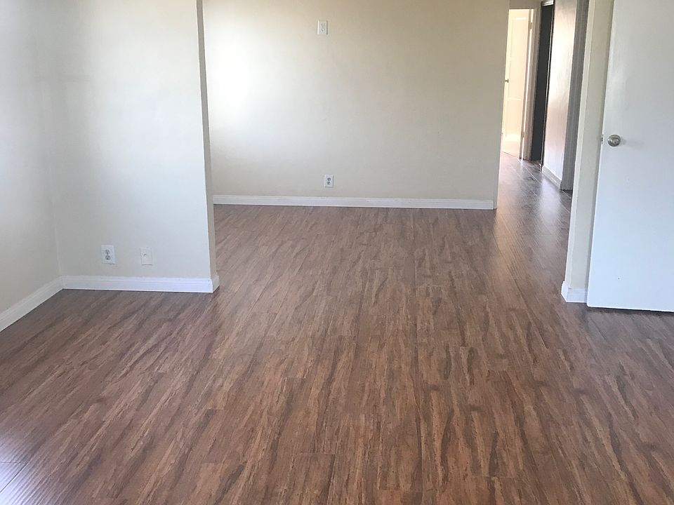 1st image of 3920 1/4 S Normandie Ave