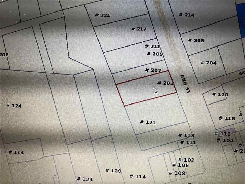 2nd image of 203 Ann St