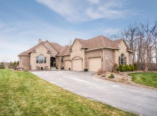 4640 Meridian Ct, Saline, MI 48176