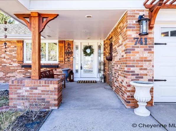741 Custer St, Cheyenne, WY 82009