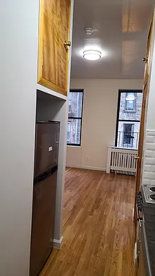 Rented by United Realty Equities | media 10