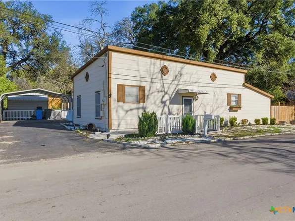 332 W Klein St, Seguin, TX 78155