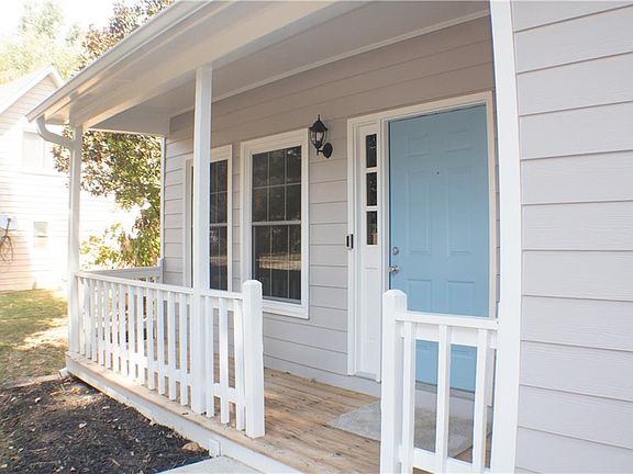 4th image of 680 Carriage Ln