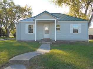 144 Boaz St, Louisville, IL 62858