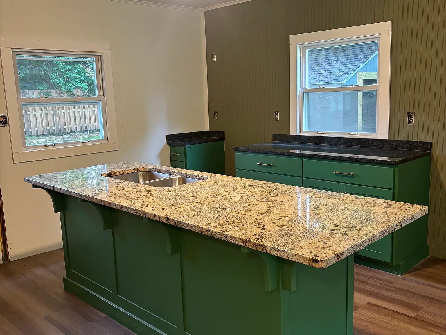 2 bed, 768 sqft, $1,895 — Photo 3