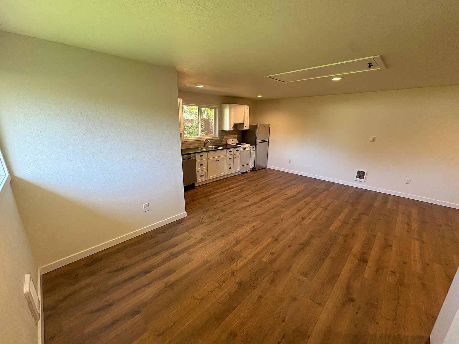 Studio, 375 sqft, $1,000 — Photo 3