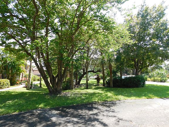 2nd image of 1515 Forrest Nelson Blvd #Q