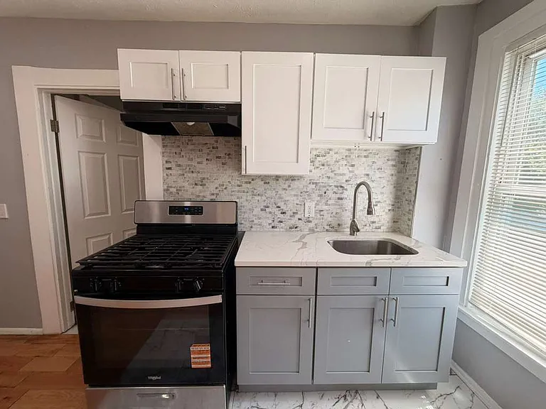 23 Hallock St #D1 — Photo 4