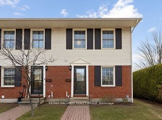 1160 Shillington Ave #11, Ottawa, ON K1Z7Z4