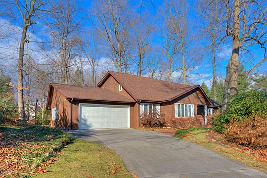 3rd image of 2902 Ashlawn Dr