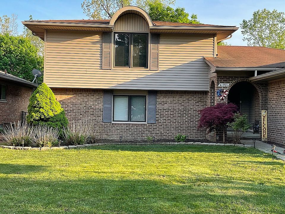 1st image of 41921 Greenwood Dr