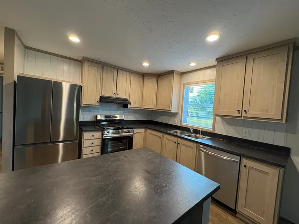 173 Glen Gary Dr, Mount Morris, MI 48458