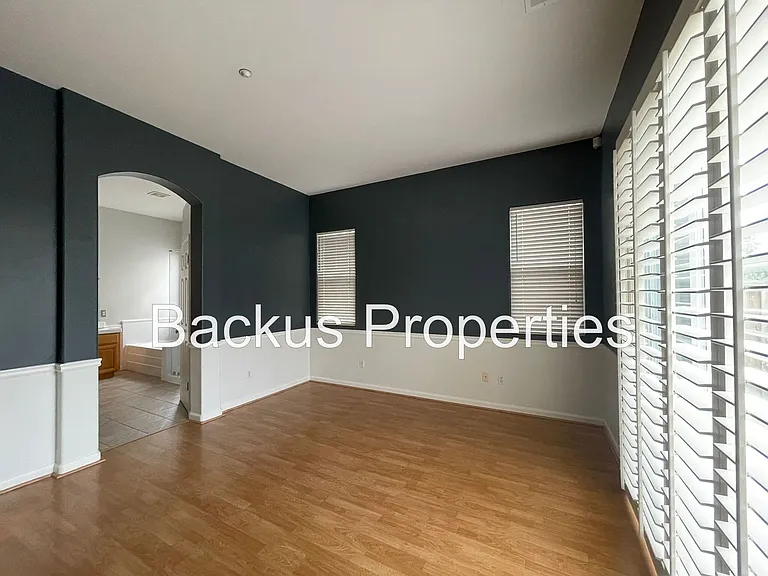 10 Elizabeth Cir — Photo 13