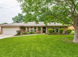 4004 Twilight Dr S, Benbrook, TX 76116