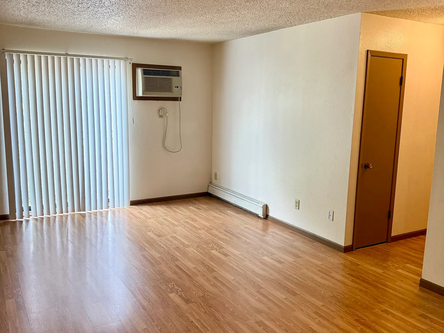 4 bed, $2,099 — Photo 3