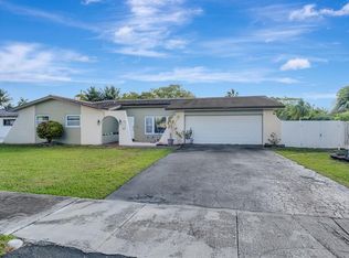 2621 SW 98th Ave, Miami, FL 33165