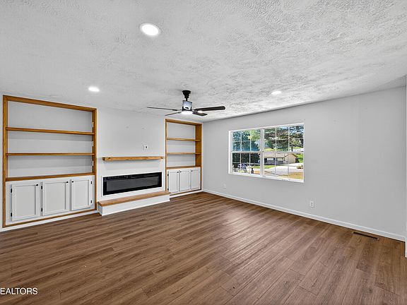 5th image of 1205 Hoss Rd