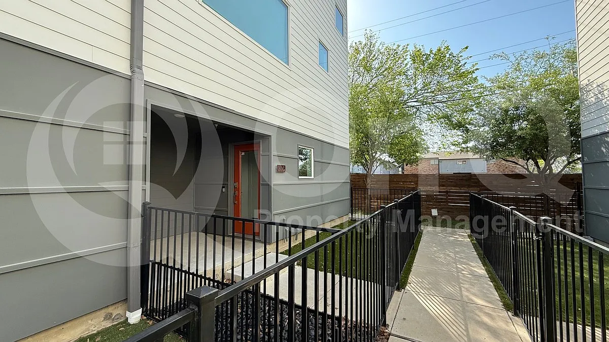 2 bed, 2.0 bath, 1529 sqft, $2,899 — Photo 2