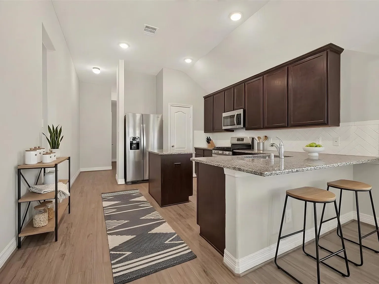 3 bed, 2.5 bath, 1625 sqft, $2,300 — Photo 2