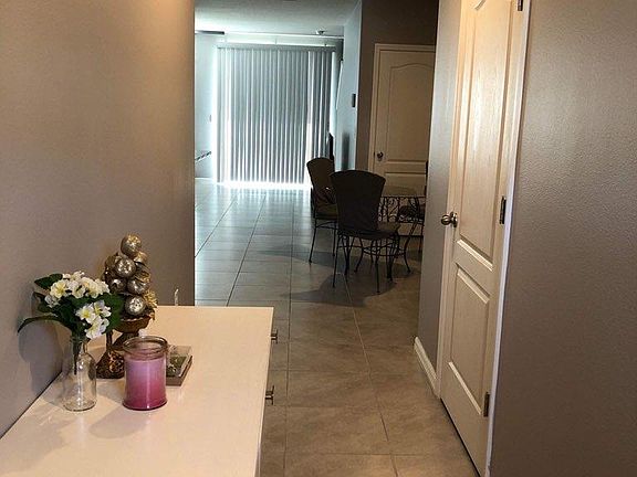 3rd image of 6 Bella Oaks Dr