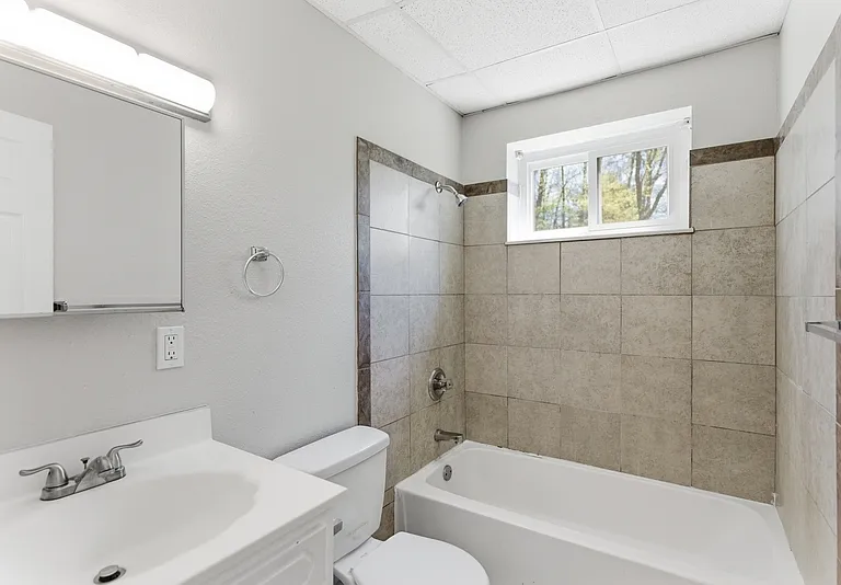 3300-3374 Valley View Dr NE #3360 — Photo 7
