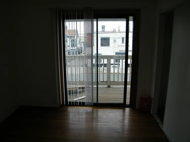 1005 5th Ave #L — Photo 4