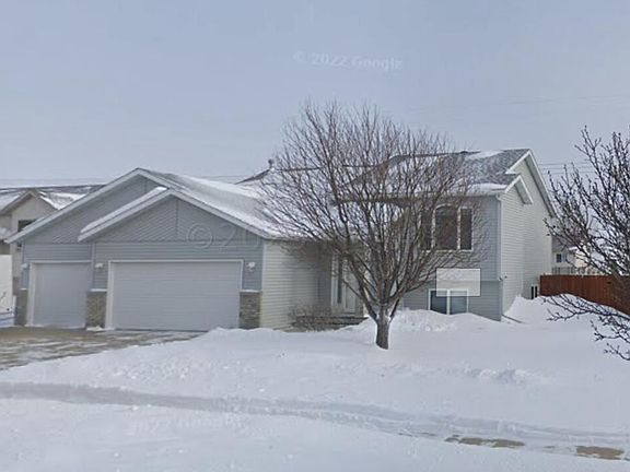 2nd image of 1642 Oakwood Dr