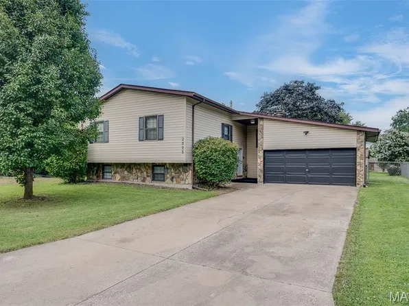 2005 Maple Tree Ln, Cahokia, IL 62206