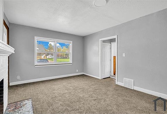5th image of 9641 Balfour Rd